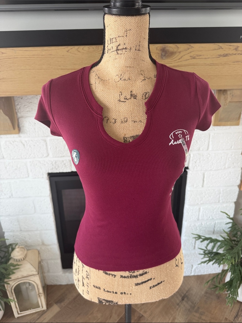 Aeropostale Women's Maroon Ribbed Scoop Neck Tee Austin Texas Football